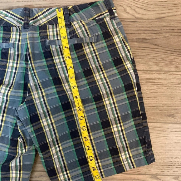 Old Navy Flat Front Plaid Bermuda Shorts Embroidered 6 - Picture 10 of 10